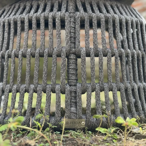 (9)